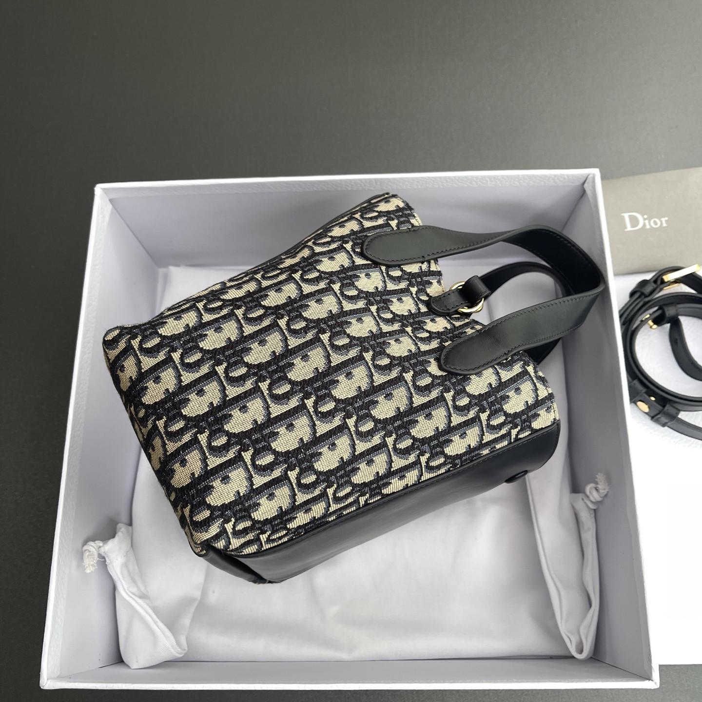 D*0r Small Signature Bucket Bag 21x19x11cm