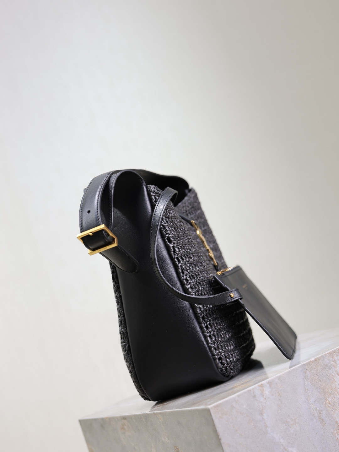 Y*L LE 5 À 7 Soft Small (Raffia/Leather) 22x22x7-9cm