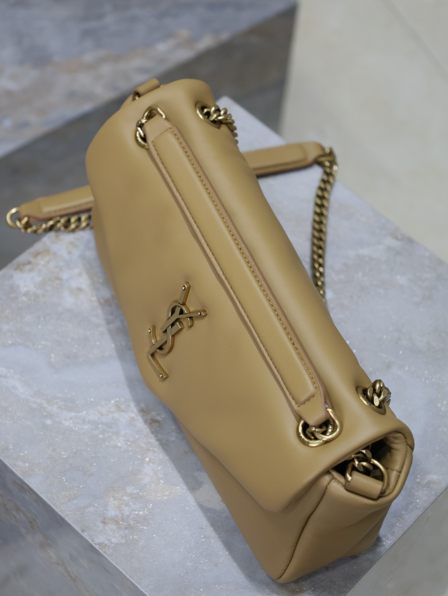 Y*L CALYPSO small in plunged lambskin 26x14x7cm