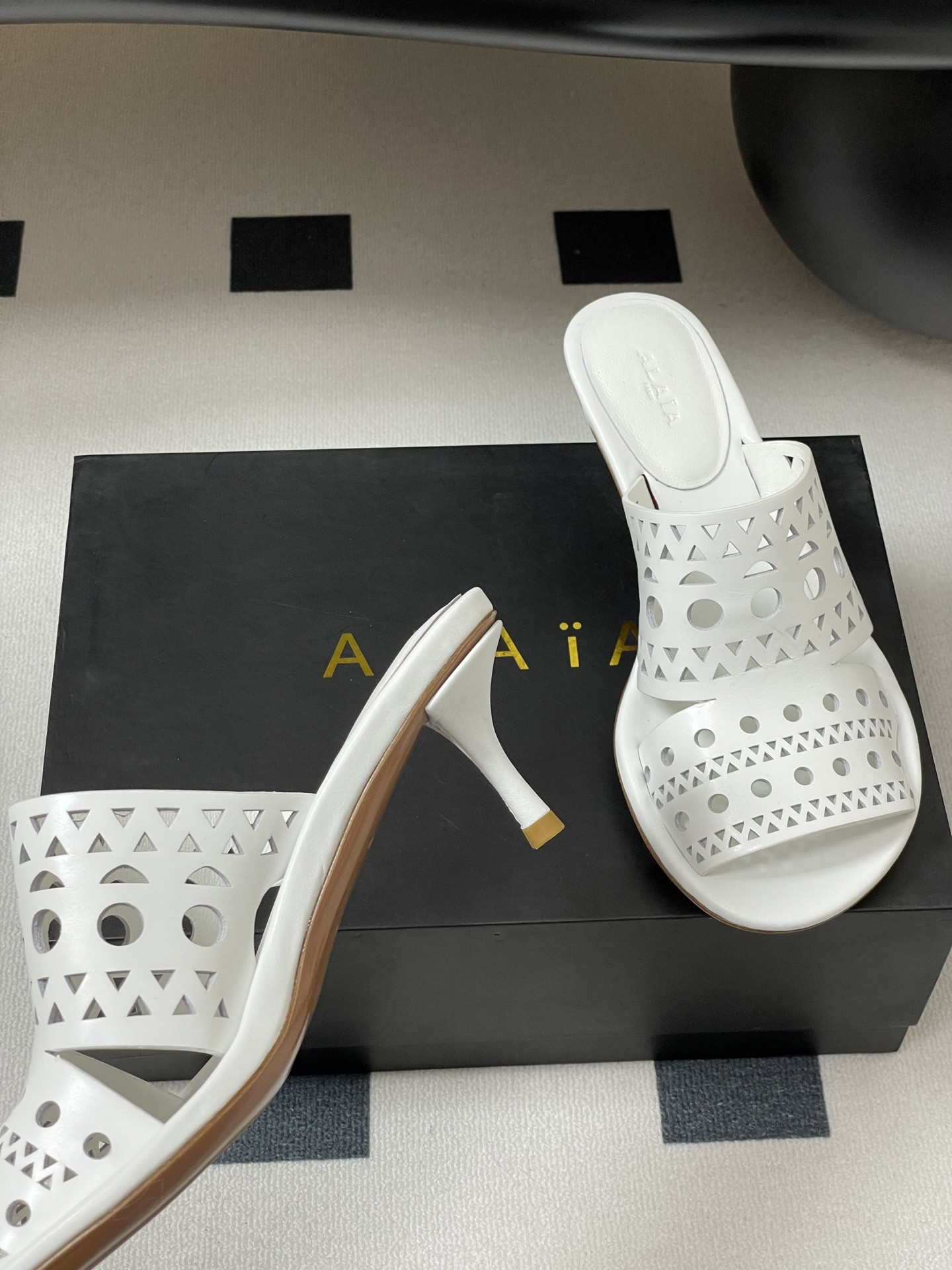 UA Alaia Heeled slippers 5.5cm Heel(Customized Size 7-10 days production time)