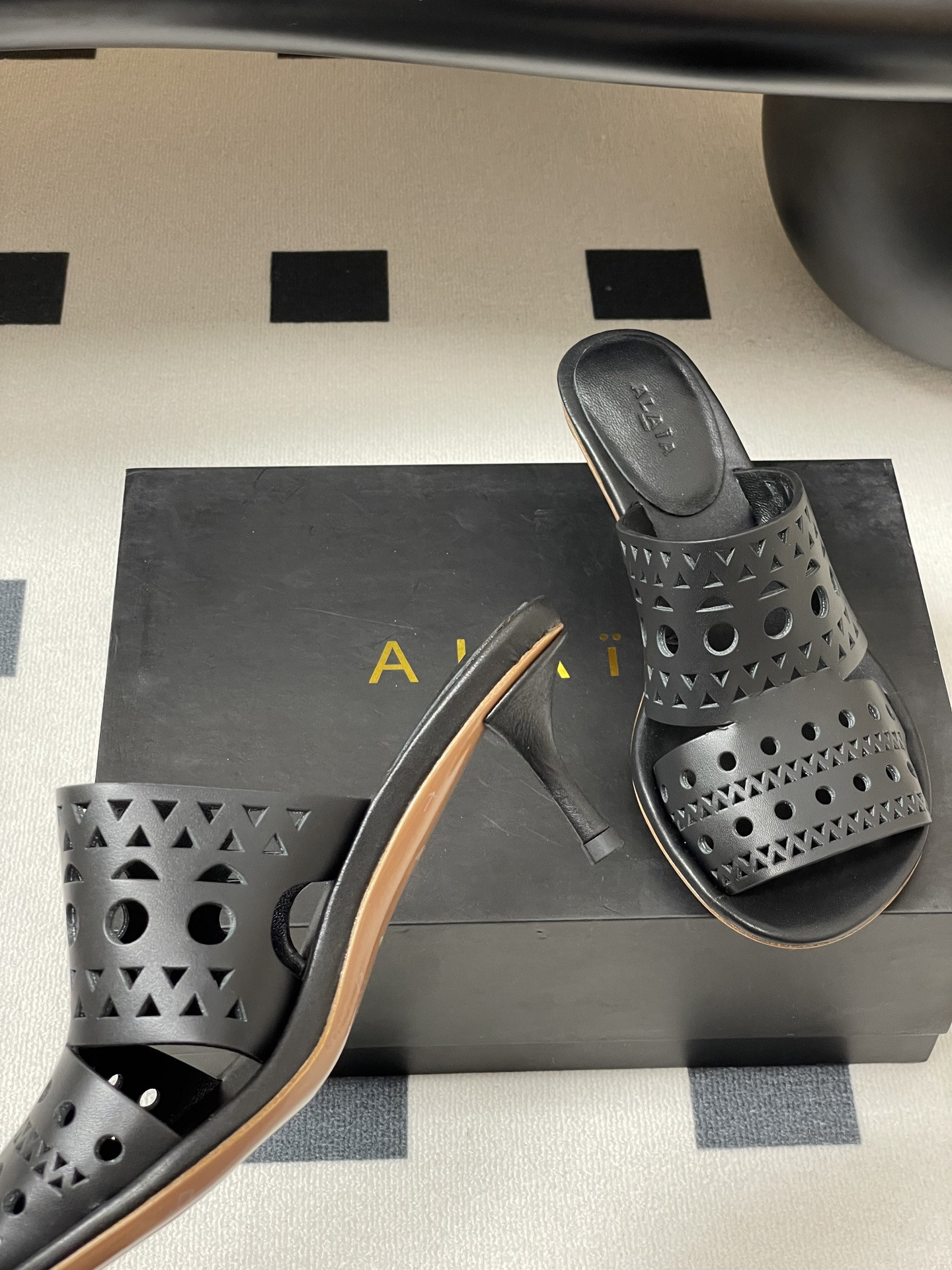 UA Alaia Heeled slippers 5.5cm Heel(Customized Size 7-10 days production time)