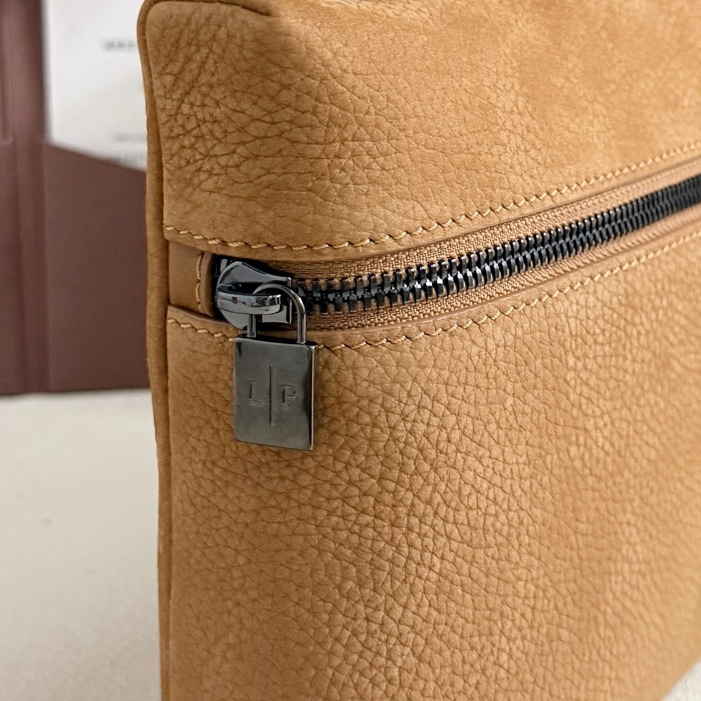 L**o p*ana Extra pouch L29 29x18x5cm