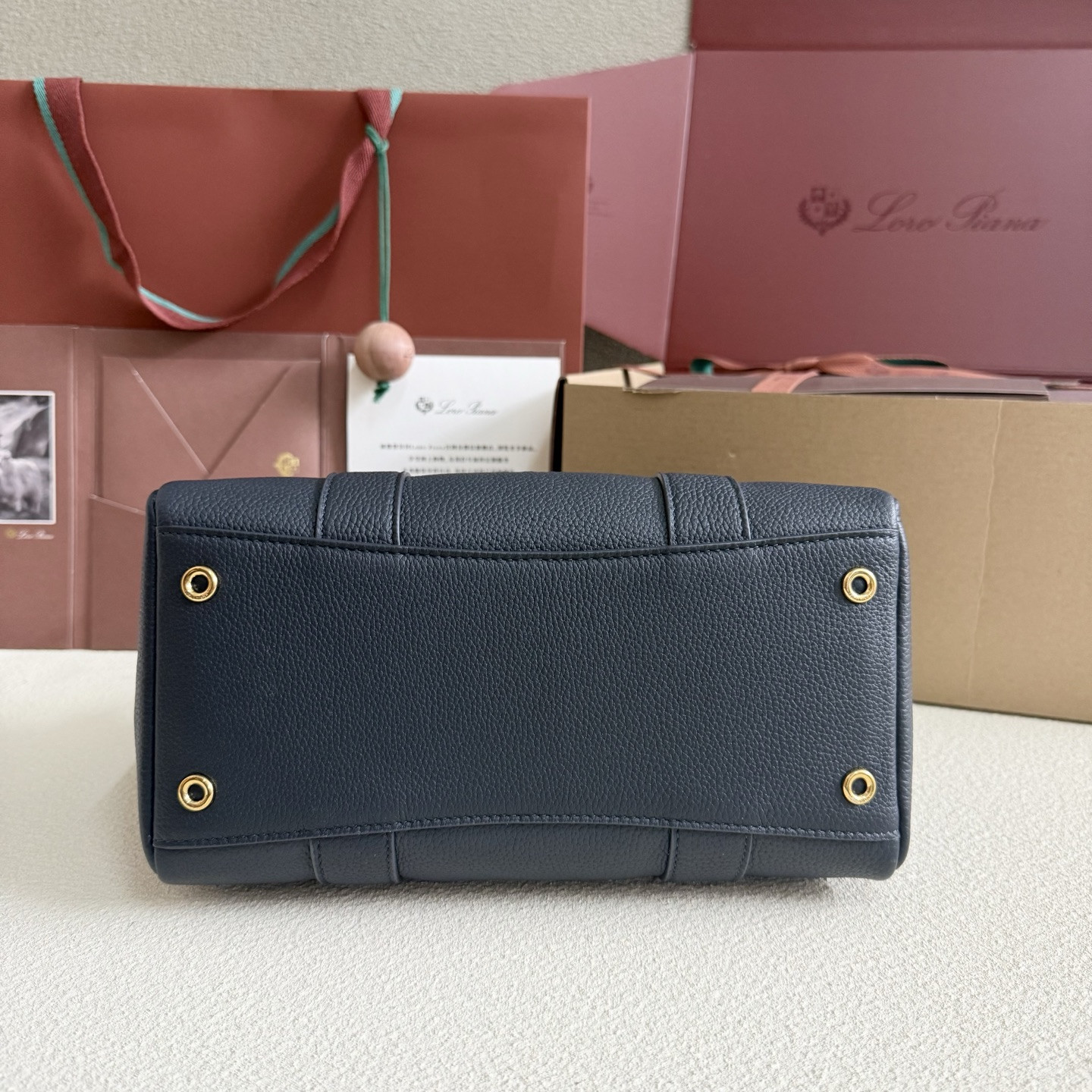 L**o p*ana Loom L25 Calfskin Deep Royal Blue 25x18x12.5cm