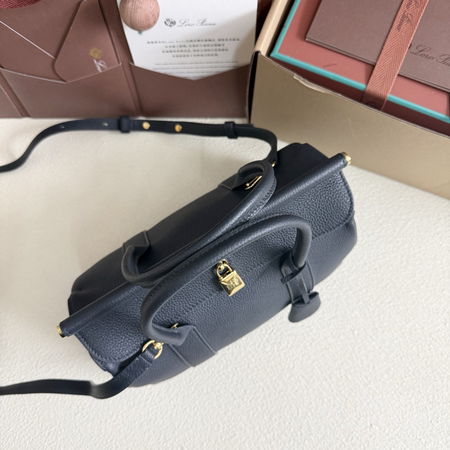 L**o p*ana Loom L25 Calfskin Deep Royal Blue 25x18x12.5cm