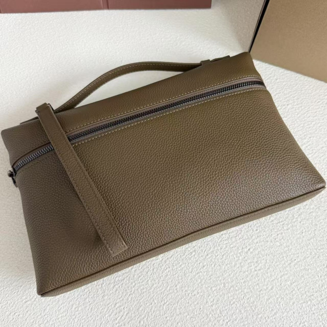 L**o p*ana Extra pouch L29 29x18x5cm