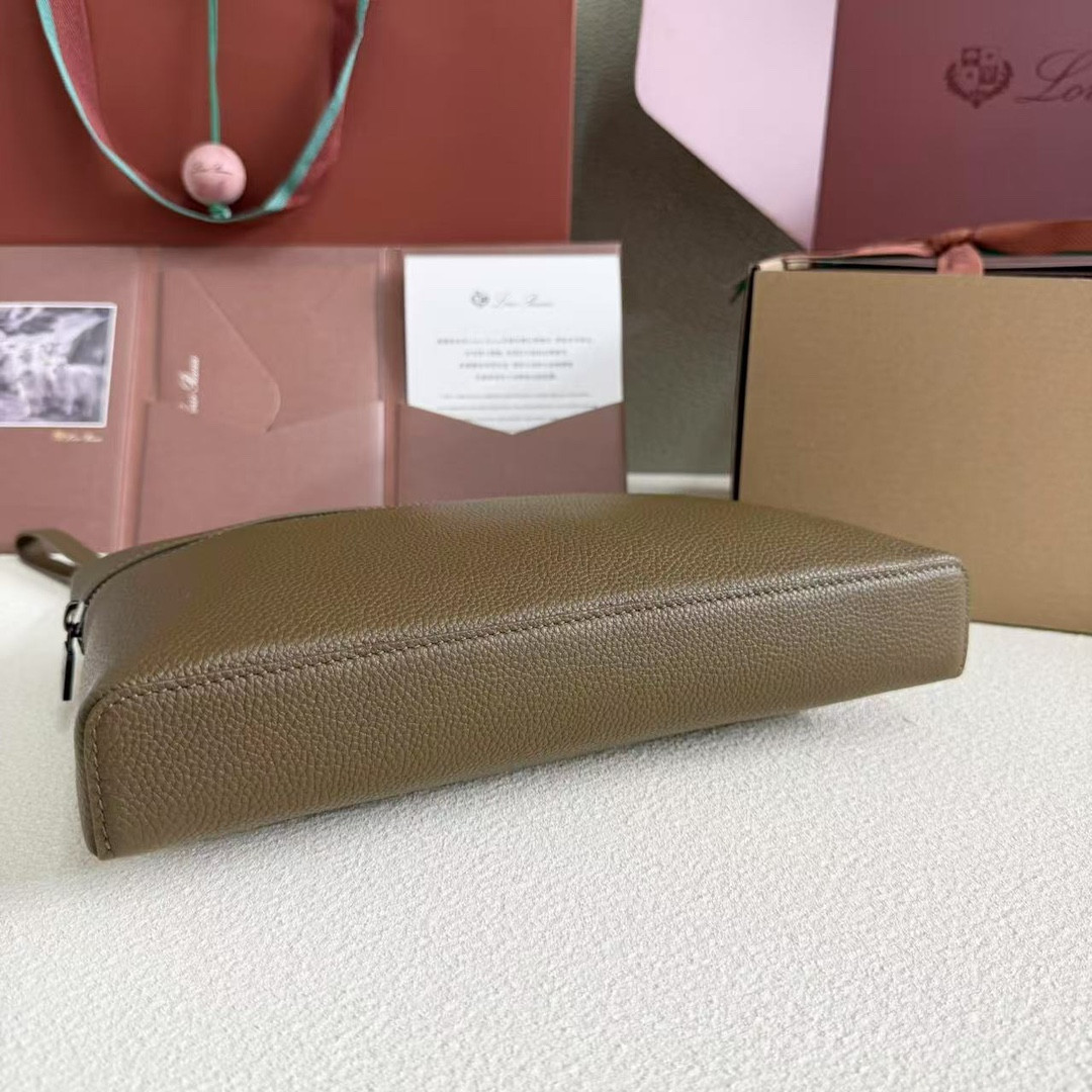 L**o p*ana Extra pouch L29 29x18x5cm