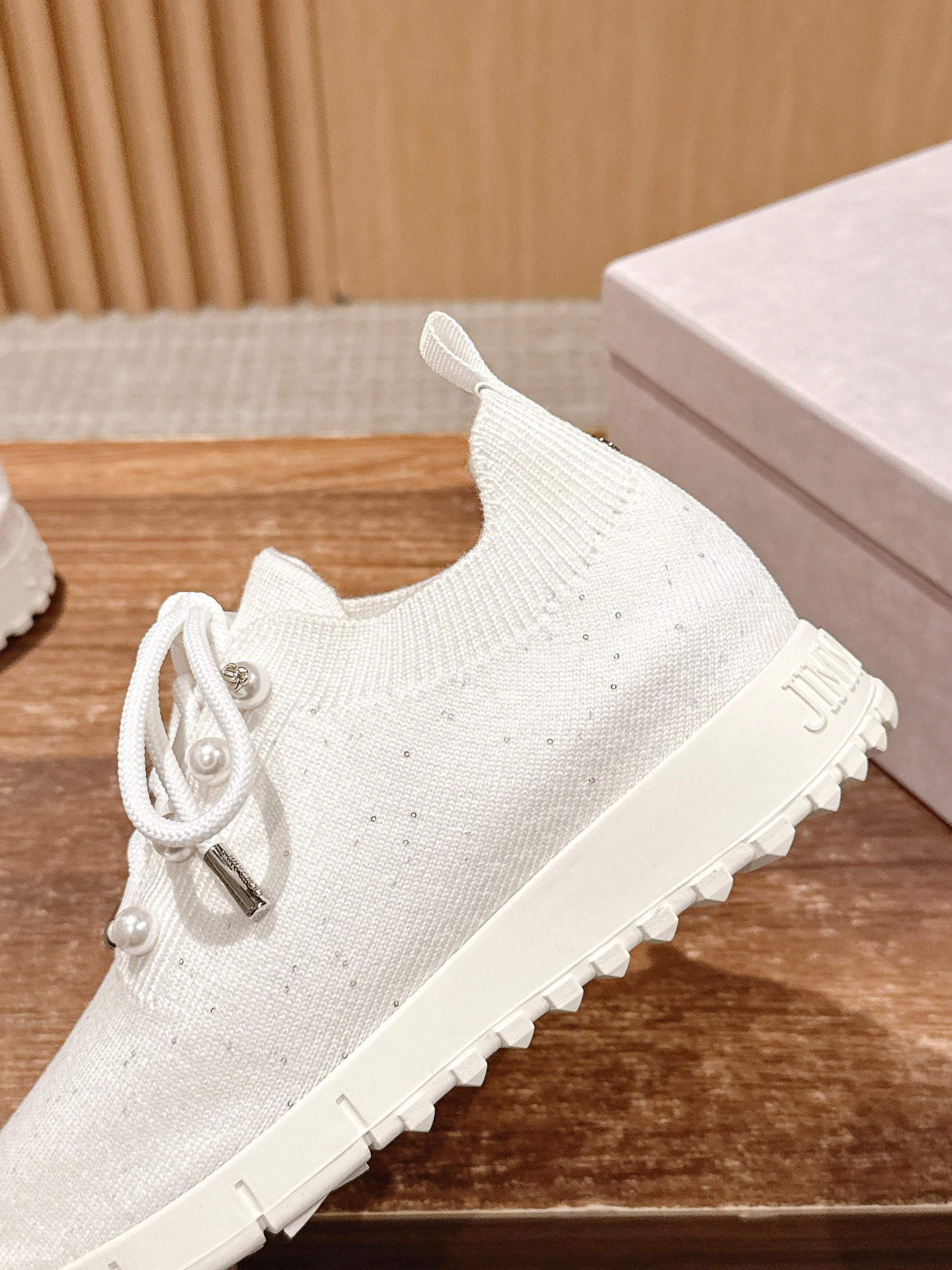 UA Ji*y Ch* Casual Sneakers