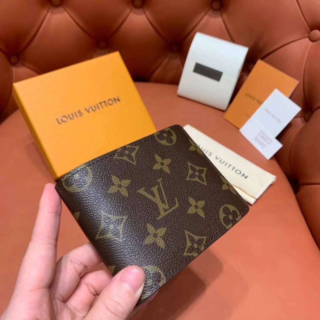 LV Christmas MULTIPLE WALLET M60895