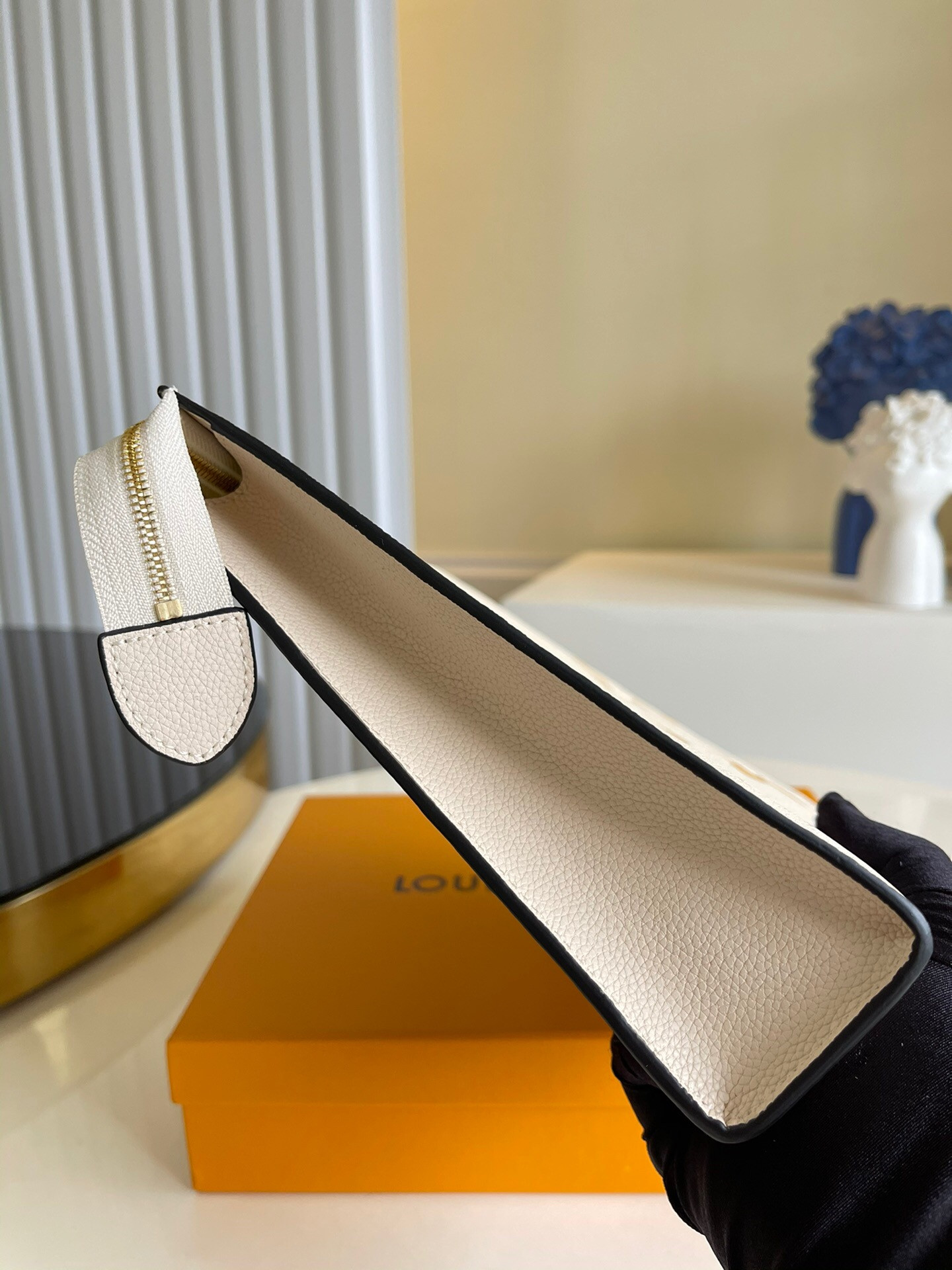 TOILETRY POUCH 26 M80504